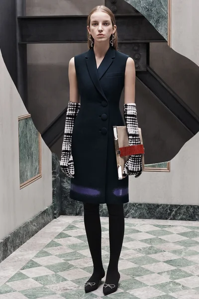Look 3